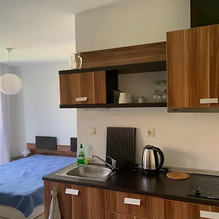 For4 Sunny Apartment *