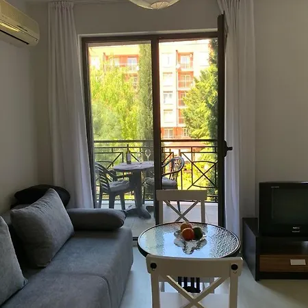 For4 Sunny Apartment *