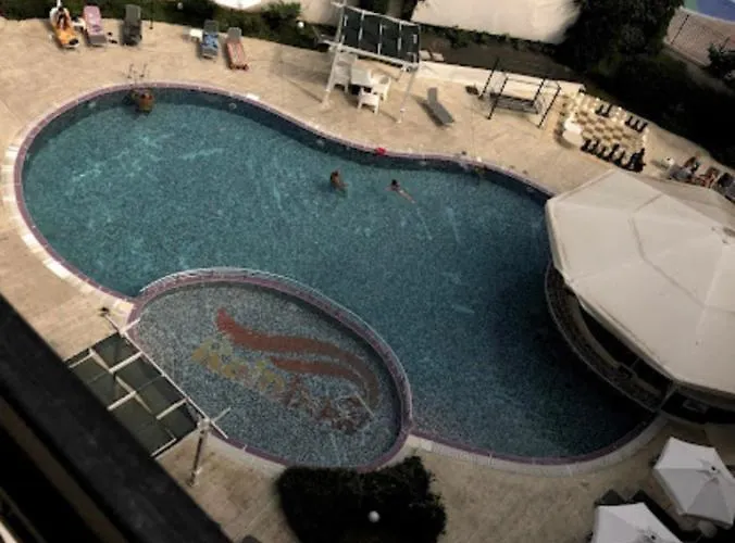 Apartment For4 Sunny